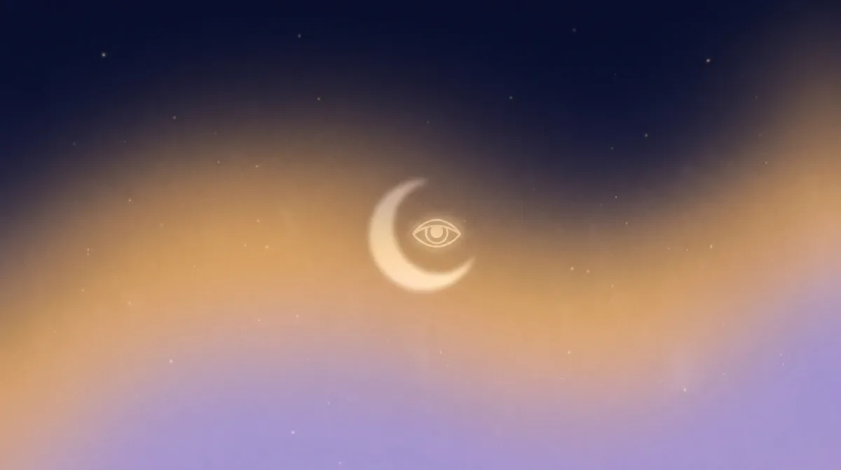 The SoiTarot homepage hero — a soft aurora gradient of dusk orange and lavender with the small crescent-eye mark glowing at centre