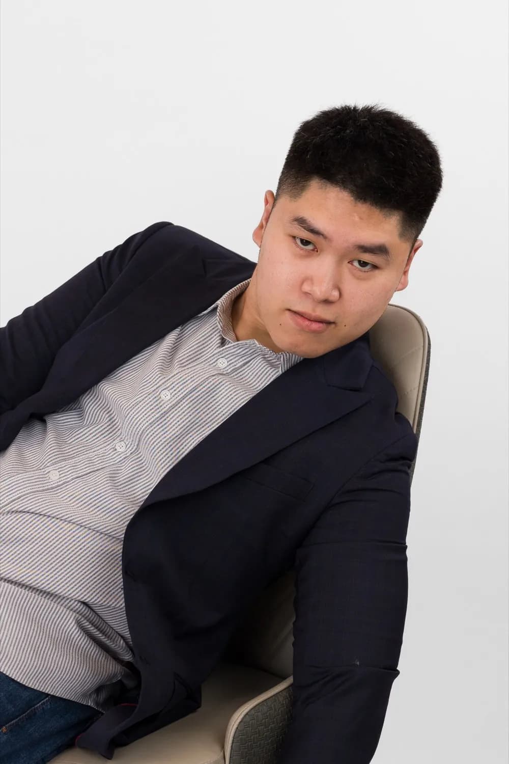 Khoa Nguyen, digital marketer in Hoi An, portrait in natural light